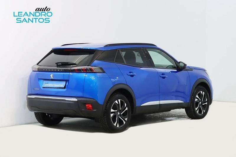 Usado Peugeot e-2008 100 kW (136 HP) 2023 Azul SUV