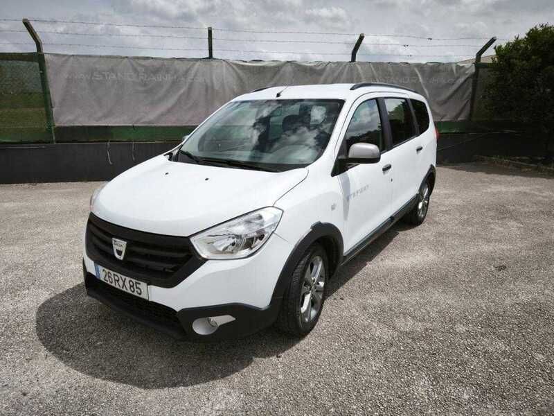 Branco Usado 2016 Dacia Lodgy Monovolume | € 14.900 (Caro) - Imagem 1/4