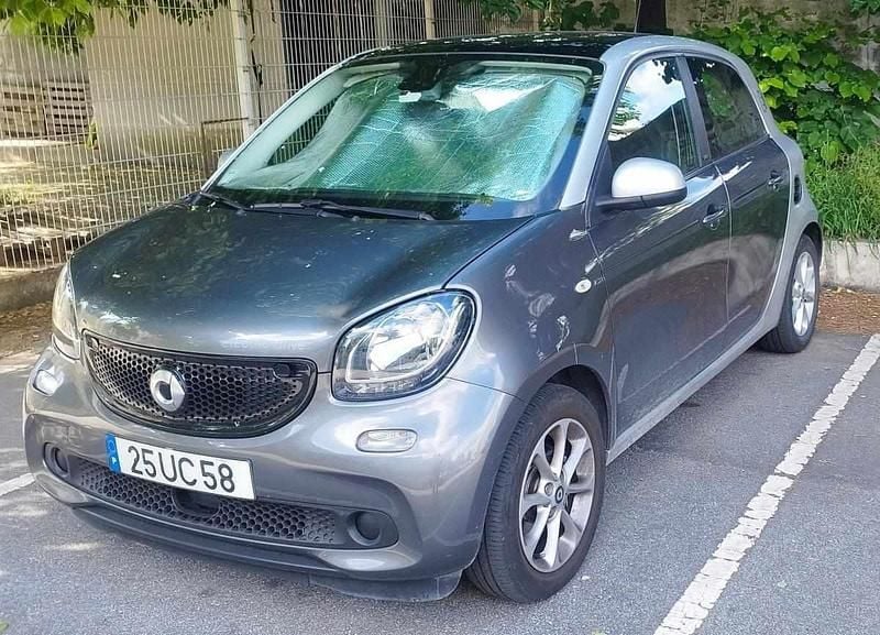 Usado Smart ForFour Electric Drive 60 kW (82 HP) 2018 Cinzento Citadino