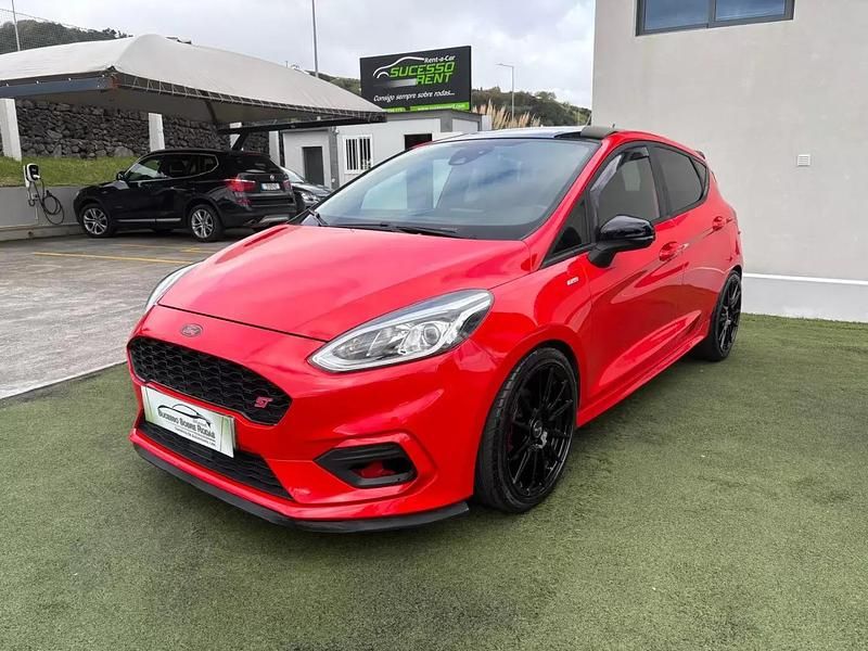 Vermelho Usado 2018 Ford Fiesta ST-Line | € 17.990 - Imagem 1/4