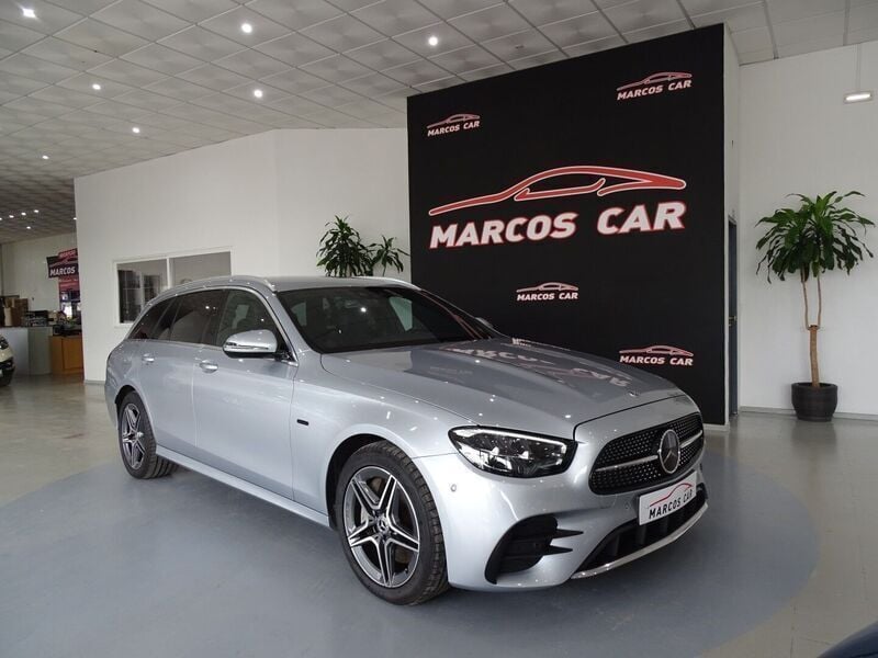 Cinza Usado 2021 Mercedes E300 AMG line Sedan | € 43.400 (Preço justo) - Imagem 1/4