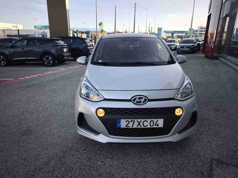 Usado Hyundai i10 Comfort 66 HP (48 kW) 2019 Cinzento Citadino