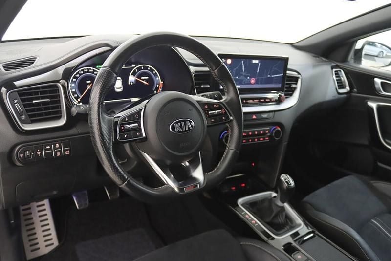 Usado Kia ProCeed 120 HP (88 kW) 2022 Branco Carrinha