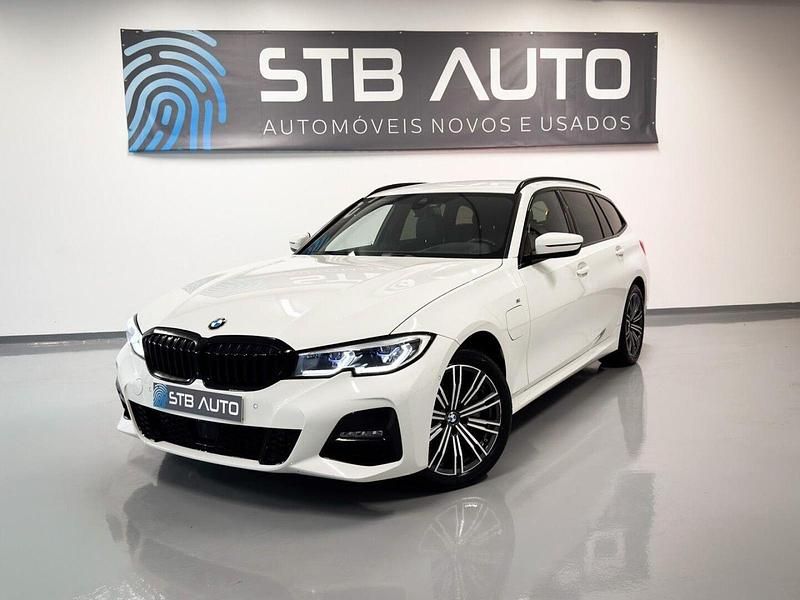 Branco Usado 2021 BMW 320e Sport Line Carrinha | € 32.850 (Preço elevado) - Imagem 1/4