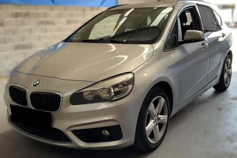 Cinzento Usado 2014 BMW 218 Sport Line Carrinha | € 15.990 - Imagem 1/4