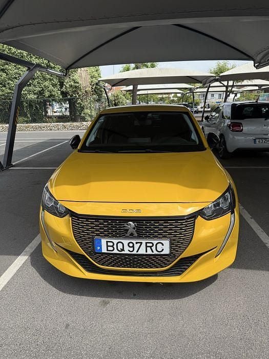 Usado 2022 Peugeot e-208 Citadino | € 18.000 (Preço justo) - Imagem 1/4