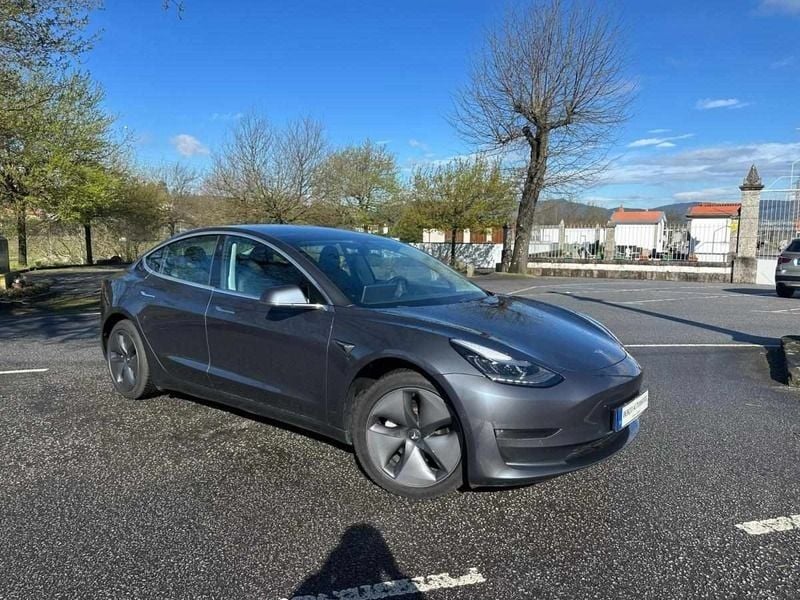 Cinza Usado 2019 Tesla Model 3 Long Range Sedan | € 23.990 (Bom preço) - Imagem 1/4