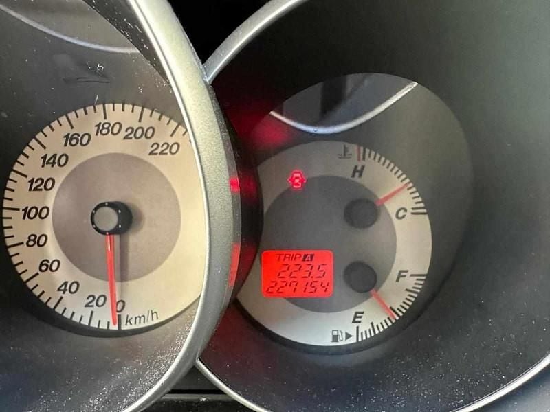 Usado Mazda 3 109 HP (80 kW) 2007 Preto Citadino