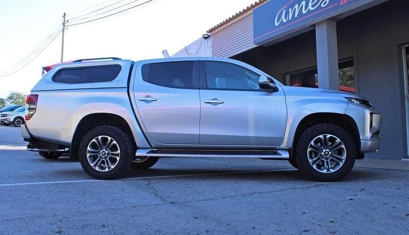 Usado Mitsubishi L200 150 HP (110 kW) 2020 Cinzento Pickup