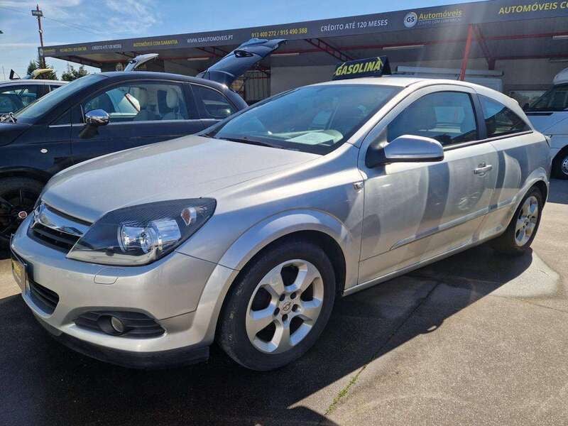 Cinzento Usado 2006 Opel Astra GTC Citadino | € 6.500 - Imagem 1/4