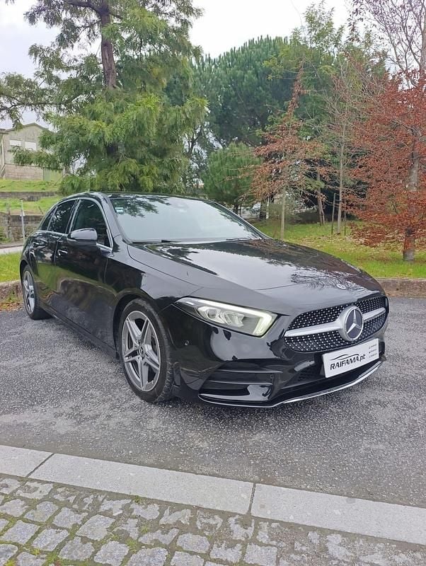 Preto Usado 2019 Mercedes A180 AMG line | € 23.900 (Preço justo) - Imagem 1/4
