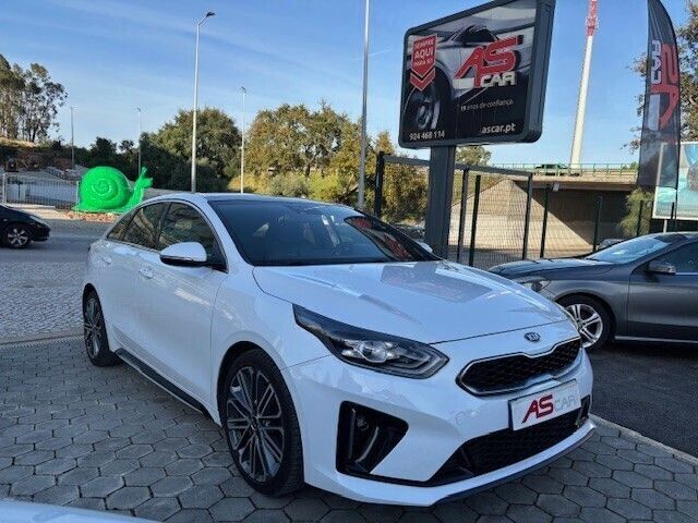 Branco Usado 2019 Kia ProCeed GT-Line Citadino | € 23.990 (Preço justo) - Imagem 1/4