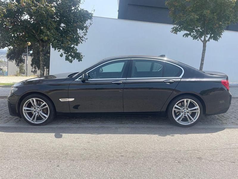 Usado 2011 BMW 740 Sedan | € 15.500 - Imagem 1/4