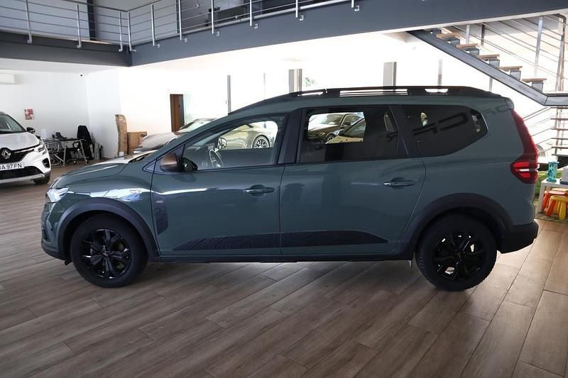 Usado Dacia Jogger Extreme 91 HP (66 kW) 2023 Verde Monovolume