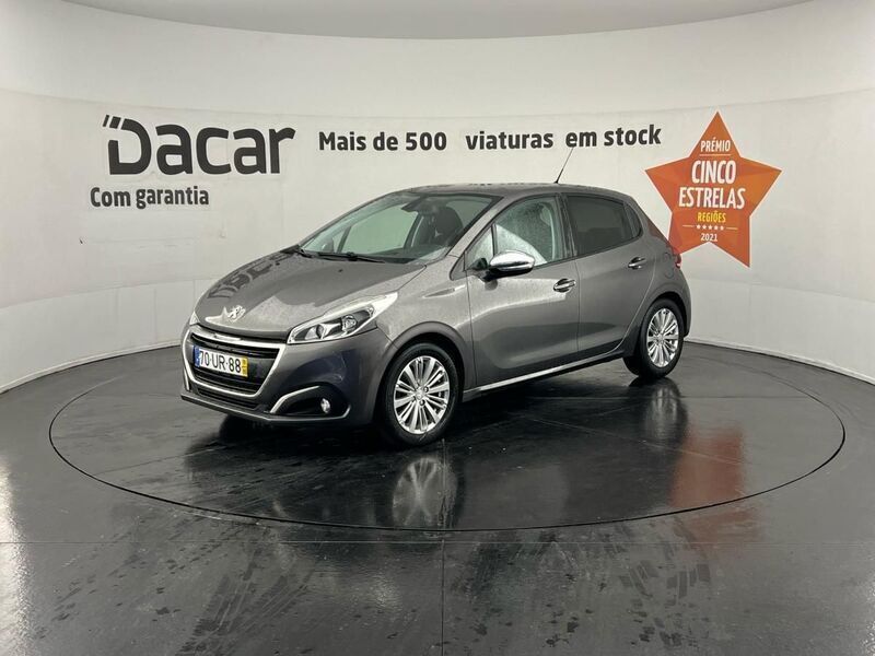 Cinza Usado 2018 Peugeot 208 Style Citadino | € 9.799 (Bom preço) - Imagem 1/4
