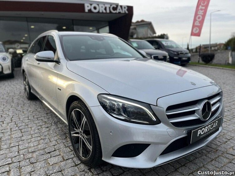 Cinza Usado 2019 Mercedes C300e Avantgarde | € 29.999 (Bom preço) - Imagem 1/1