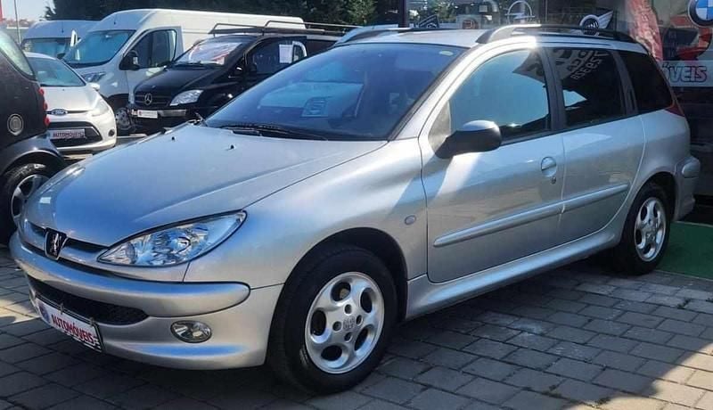 Cinzento Usado 2003 Peugeot 206 Carrinha | € 3.750 (Preço justo) - Imagem 1/4
