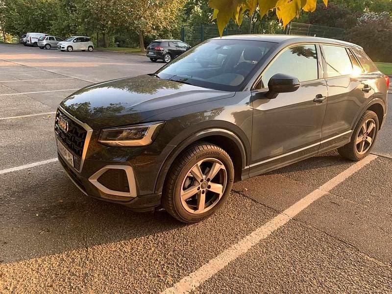 Cinzento Usado 2021 Audi Q2 SUV | € 21.000 (Super Preço) - Imagem 1/4