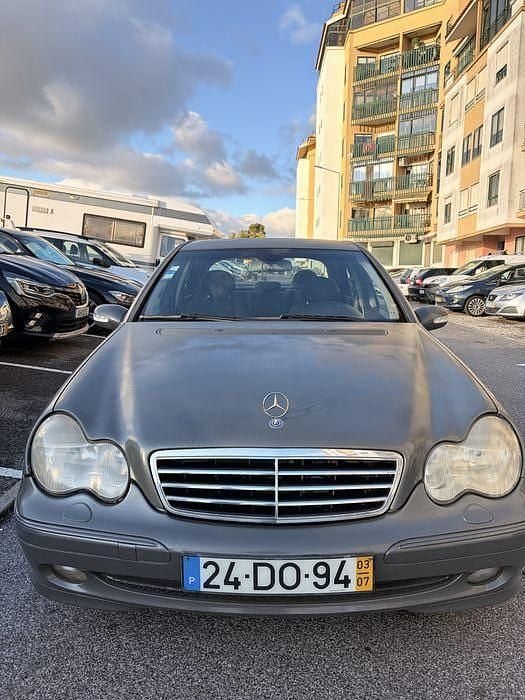 Usado 2003 Mercedes C200 Sedan | € 2.499 (Super Preço) - Imagem 1/4