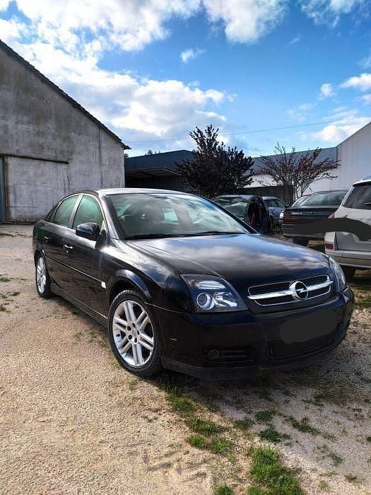 Usado 2004 Opel Vectra GTS Sedan | € 2.000 - Imagem 1/4