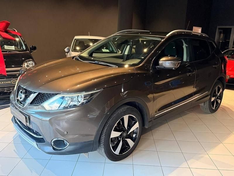 Castanho Usado 2015 Nissan Qashqai 360º SUV | € 13.490 (Bom preço) - Imagem 1/4