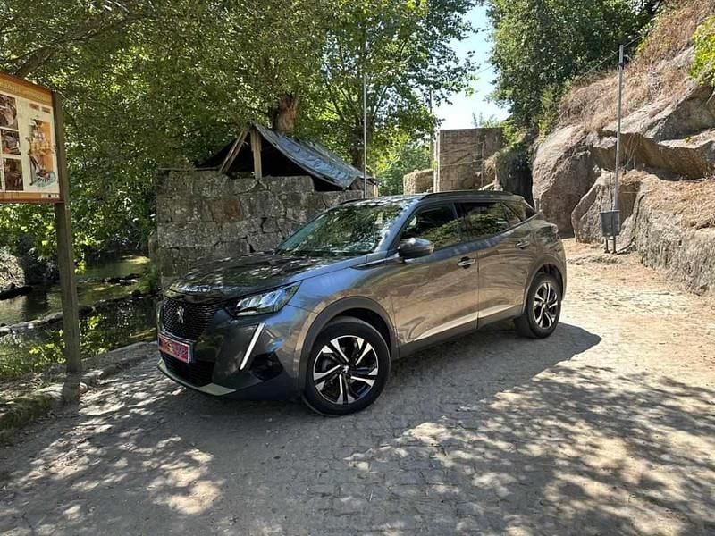 Cinzento Usado 2021 Peugeot 2008 Allure SUV | € 19.750 (Caro) - Imagem 1/4