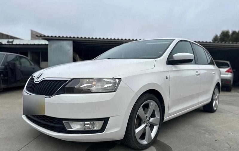 Branco Usado 2015 Skoda Rapid Carrinha | € 7.000 (Super Preço) - Imagem 1/4