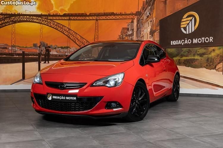 Vermelho Usado 2012 Opel Astra S Coupé | € 12.900 (Caro) - Imagem 1/1
