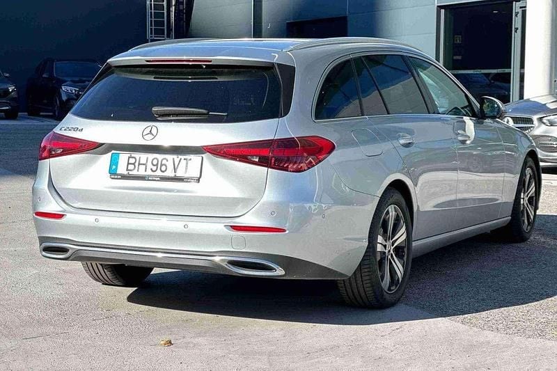 Usado Mercedes 220 200 HP (147 kW) 2024 Cinzento