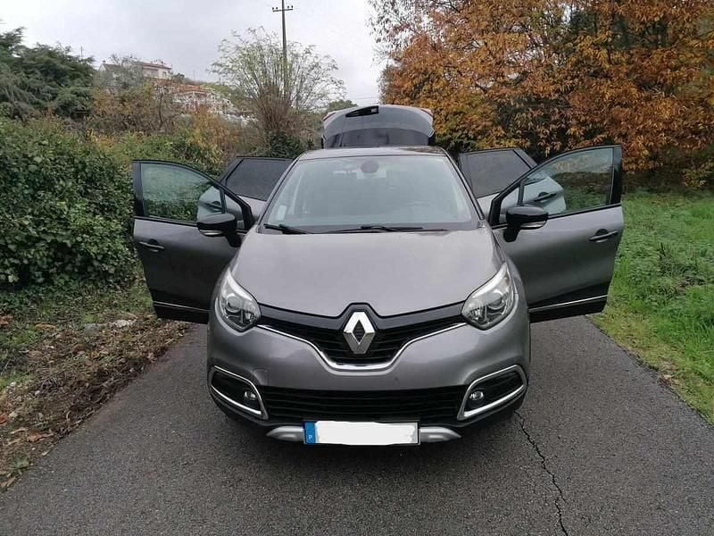 Usado Renault Captur 90 HP (66 kW) 2016 Cinzento SUV