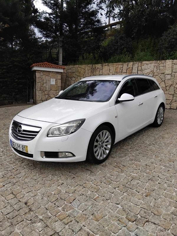 Branco Usado 2011 Opel Insignia Carrinha | € 7.950 (Preço justo) - Imagem 1/4