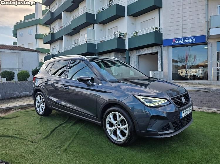 Cinza Usado 2023 Seat Arona FR SUV | € 18.950 (Preço justo) - Imagem 1/1