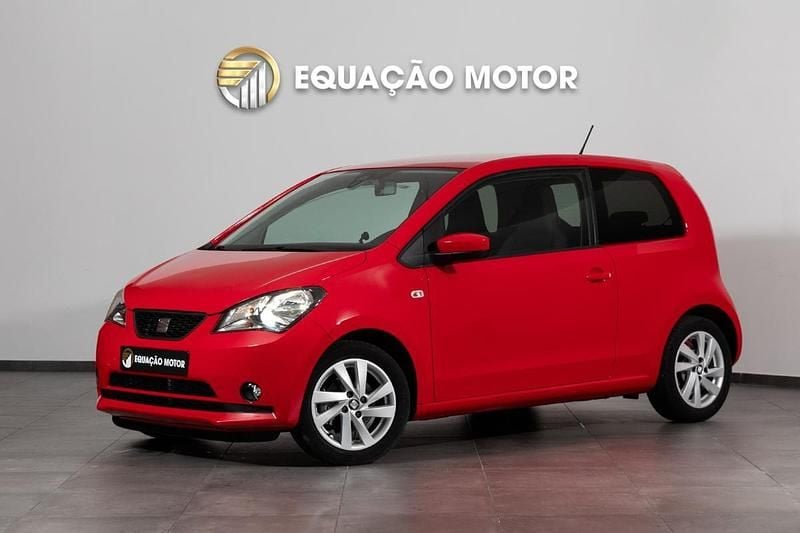 Usado Seat Mii Style 60 HP (44 kW) 2014 Vermelho Citadino