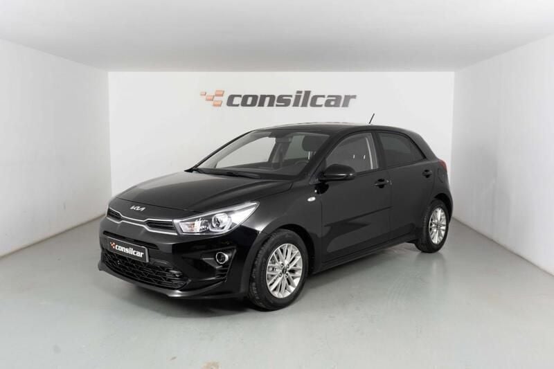 Preto Usado 2022 Kia Rio Citadino | € 14.890 - Imagem 1/4