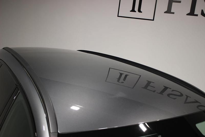 Usado Mercedes C300 AMG line 313 HP (230 kW) 2023 Cinza Sedan