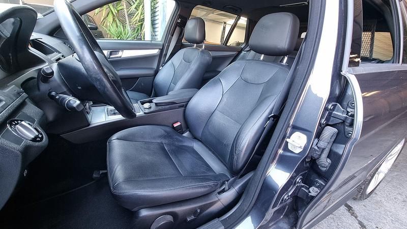 Usado Mercedes C250 Avantgarde 204 HP (150 kW) 2009 Cinza Carrinha