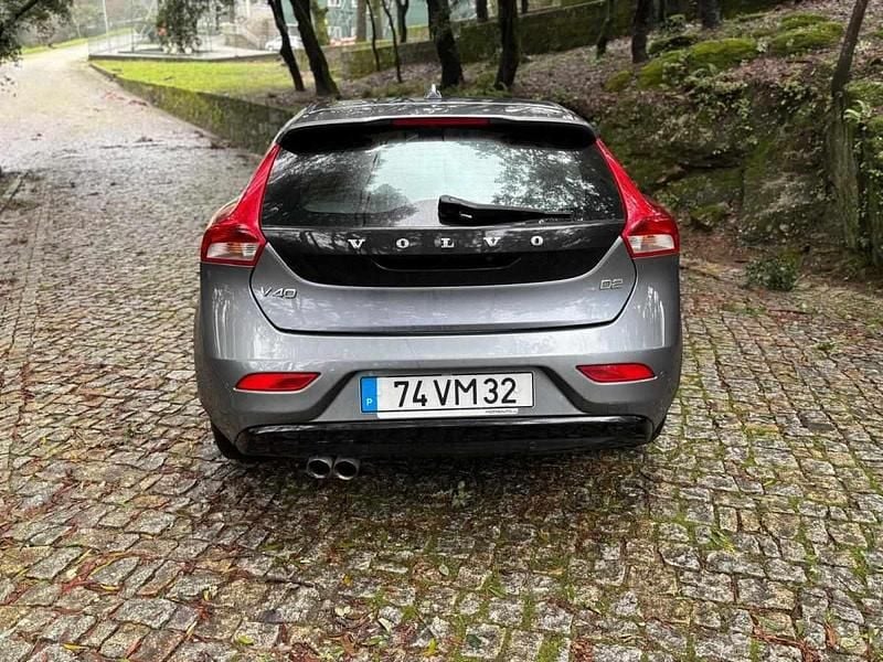 Usado Volvo V40 120 HP (88 kW) 2016 Cinzento