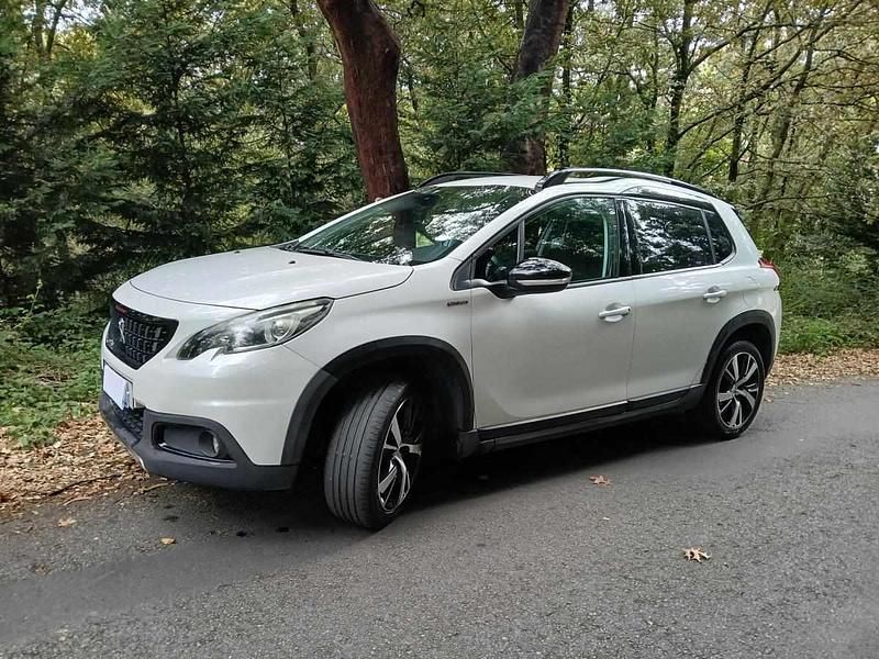Usado Peugeot 2008 110 HP (80 kW) 2016 Branco SUV
