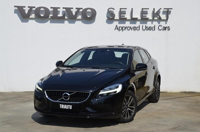 Preto Usado 2018 Volvo V40 Momentum Carrinha | € 19.700 (Preço justo) - Imagem 1/4