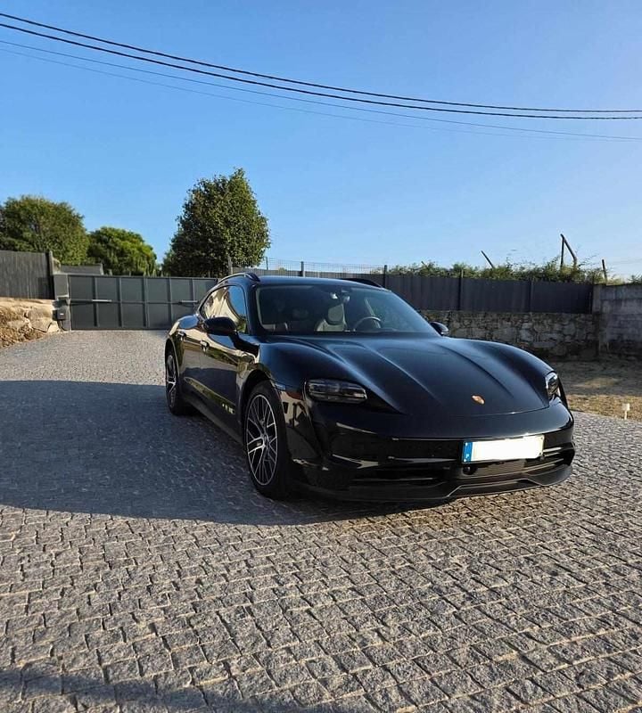 Preto Usado 2023 Porsche Taycan Sedan | € 71.450 (Super Preço) - Imagem 1/4