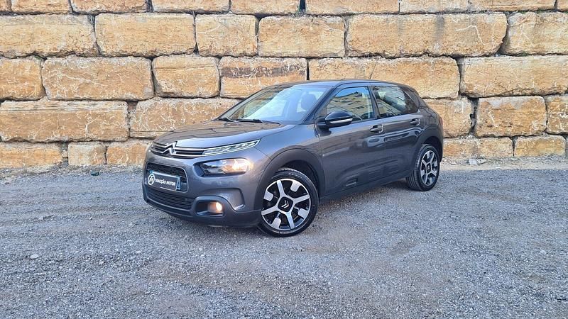 Cinza Usado 2020 Citroën C4 Feel SUV | € 17.500 (Preço justo) - Imagem 1/4