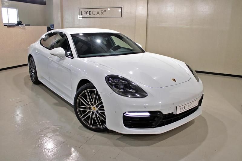 Branco Usado 2017 Porsche Panamera | € 64.990 (Caro) - Imagem 1/4