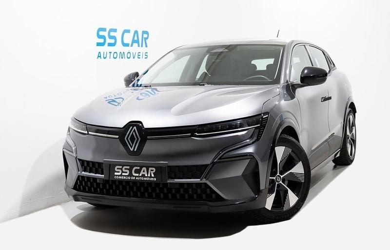 Cinzento Usado 2022 Renault Mégane IV | € 23.590 (Bom preço) - Imagem 1/4