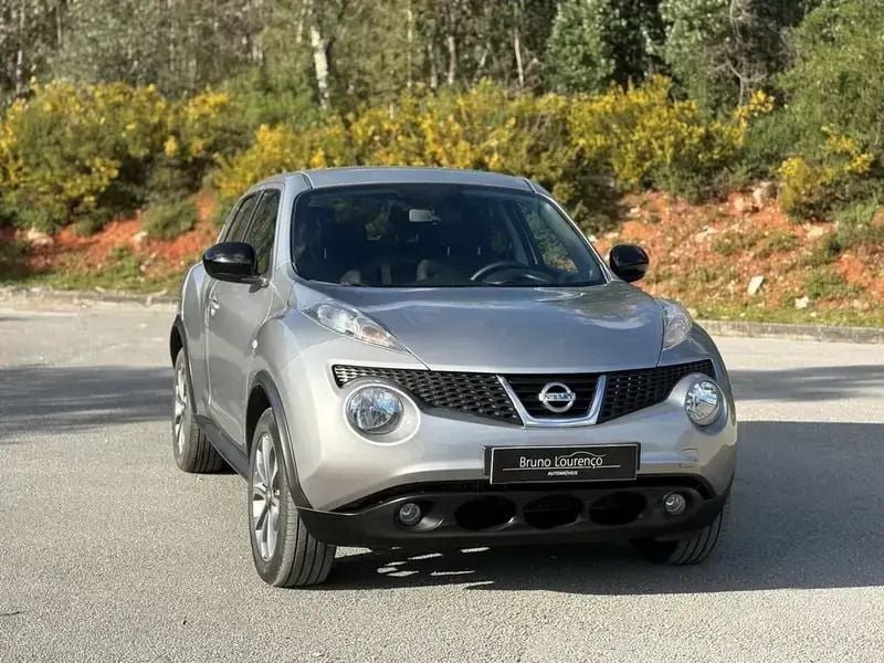 Usado Nissan Juke N-Connecta 110 HP (80 kW) 2014 Cinzento SUV