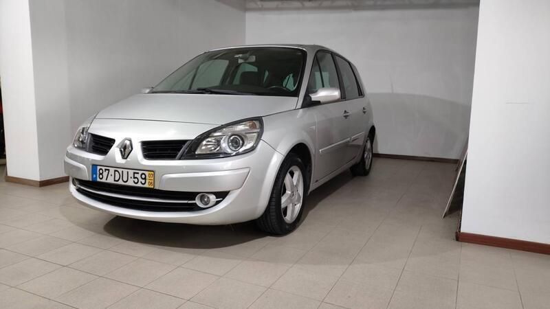 Cinzento Usado 2007 Renault Scénic II Monovolume | € 4.600 (Preço justo) - Imagem 1/4