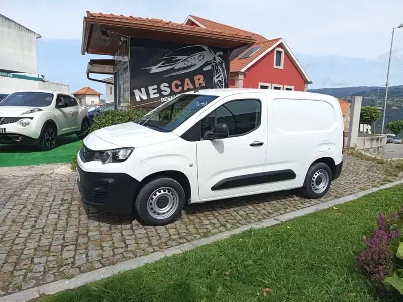 Branco Usado 2019 Peugeot Partner Monovolume | € 10.990 (Preço justo) - Imagem 1/4