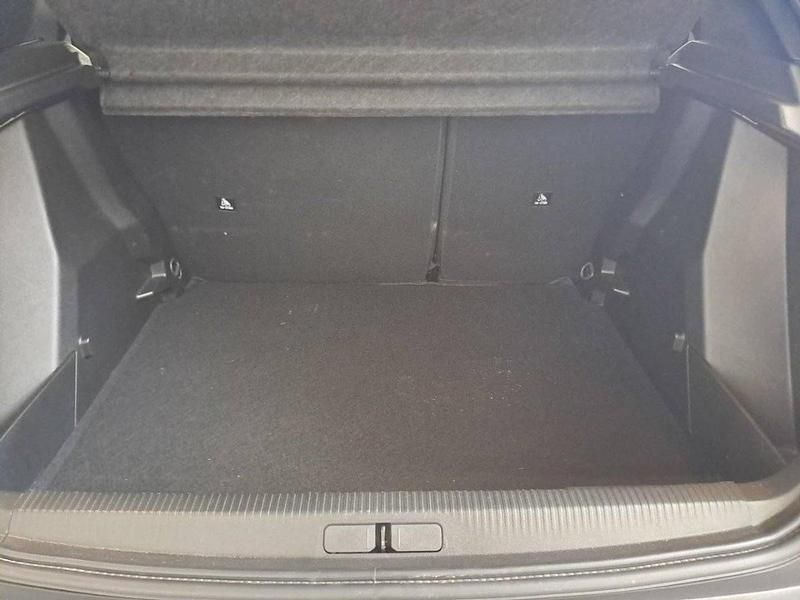 Usado Peugeot 2008 Active 100 HP (73 kW) 2023 Laranja SUV