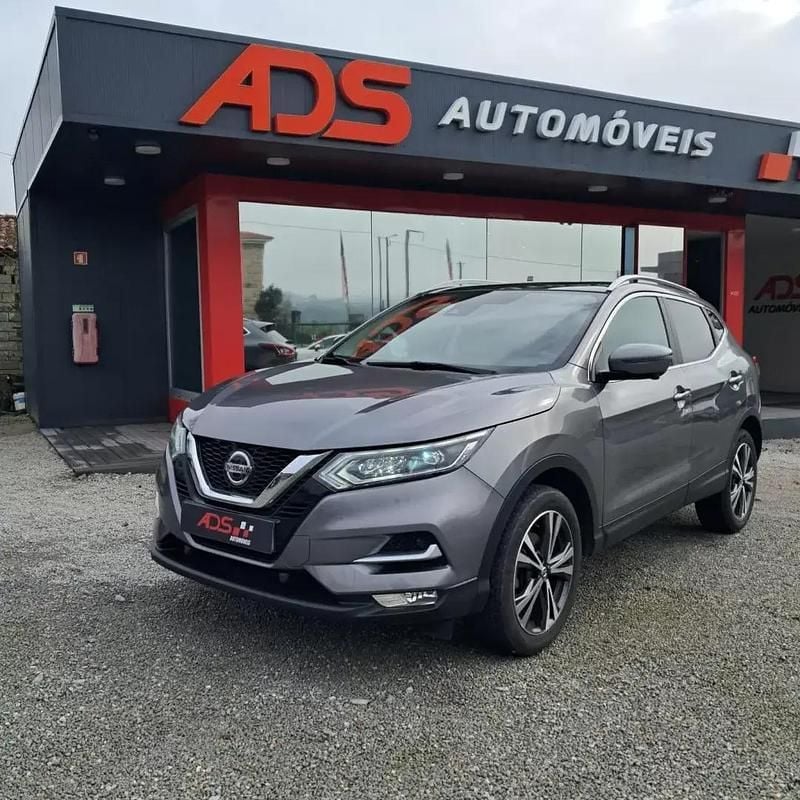 Cinzento Usado 2018 Nissan Qashqai N-Connecta SUV | € 17.650 (Bom preço) - Imagem 1/4
