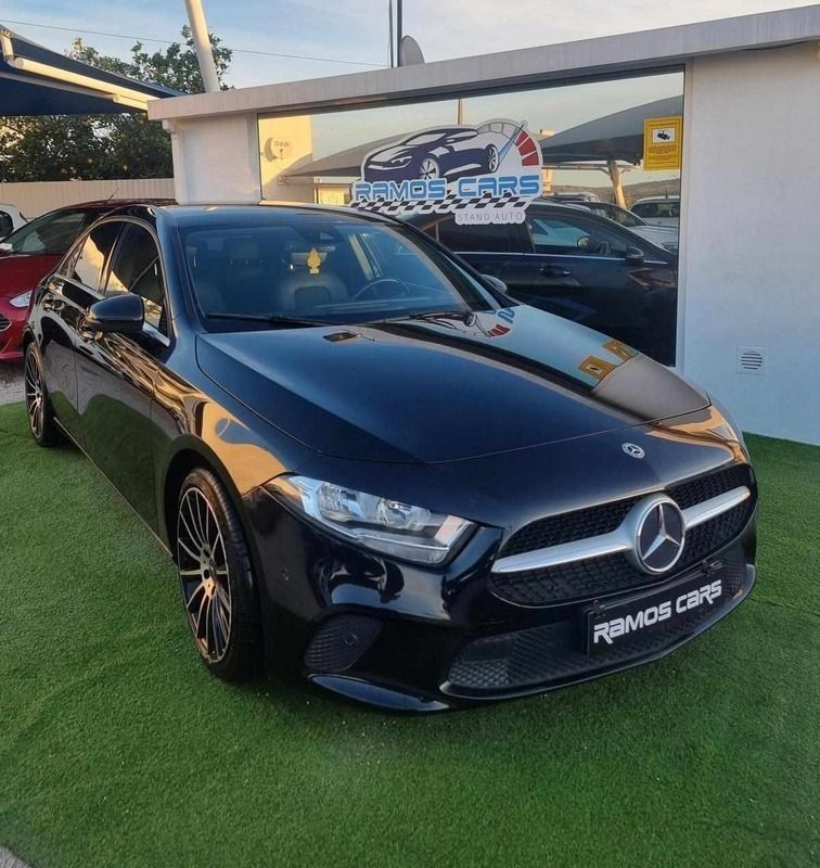 Preto Usado 2019 Mercedes A180 Sedan | € 29.900 - Imagem 1/4