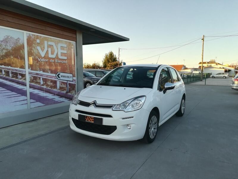 Branco Usado 2017 Citroën C3 PureTech Citadino | € 9.950 (Preço justo) - Imagem 1/4
